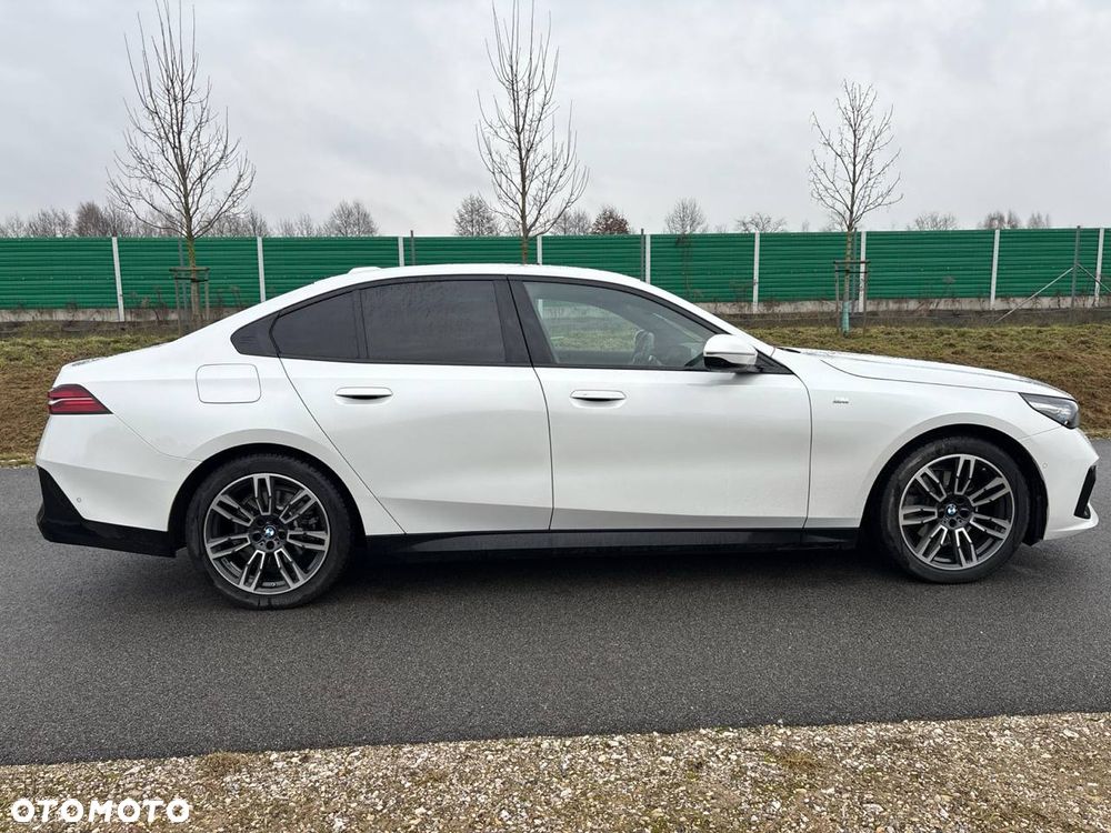 BMW Seria 5 520d xDrive - 10