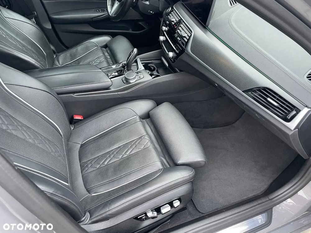 BMW Seria 5 540d xDrive - 9