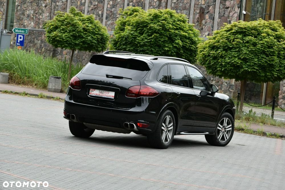 Porsche Cayenne - 25