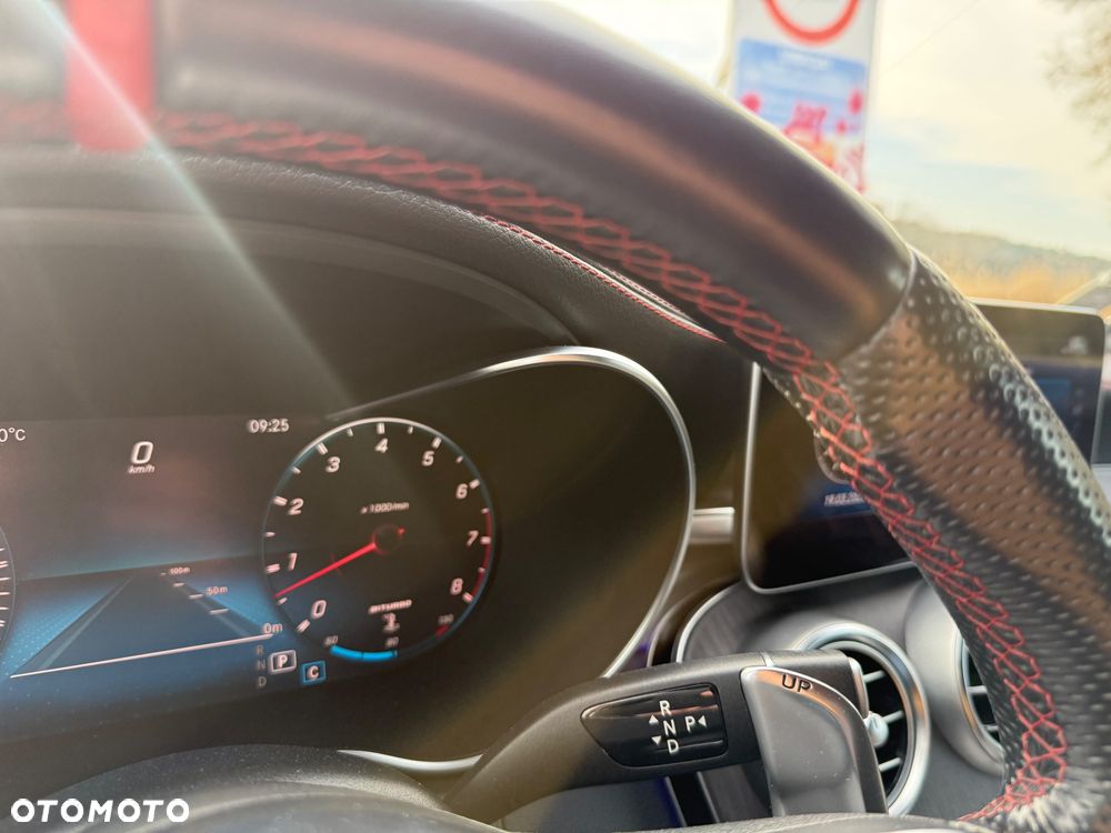 Mercedes-Benz Klasa C AMG 43 4Matic 9G-TRONIC - 32