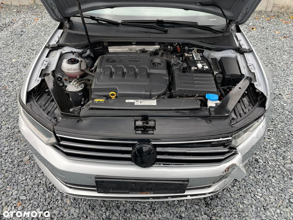 Volkswagen Passat - 11