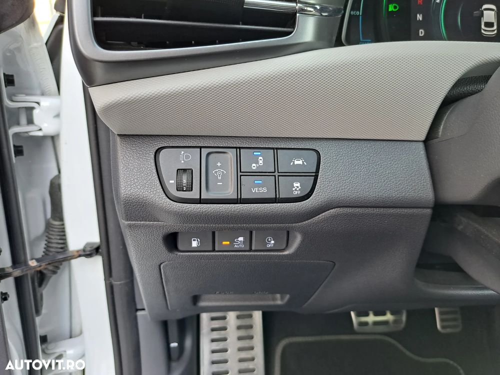 Hyundai IONIQ Plug-In Hybrid 1.6 141CP Exclusive - 13