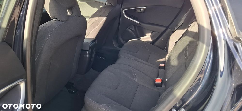 Volvo V40 D2 Summum - 9