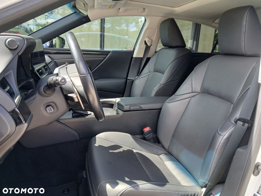 Lexus ES - 6