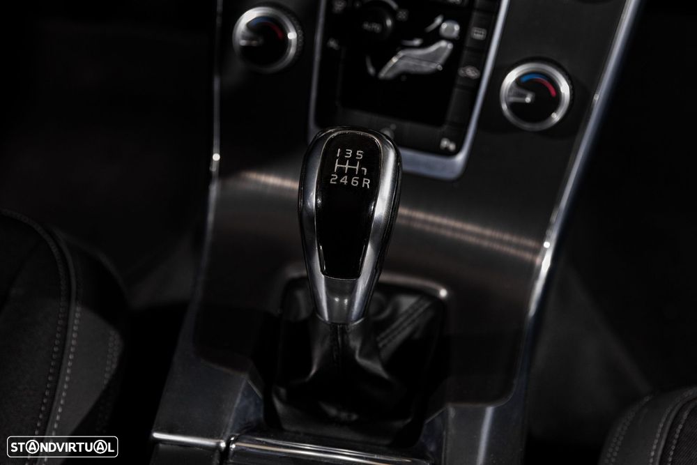 Volvo V60 2.0 D4 Summum - 17