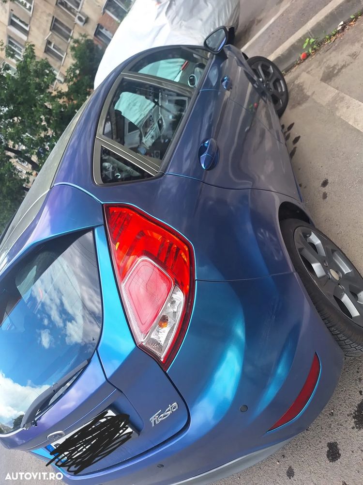 Ford Fiesta 2014 photo 2
