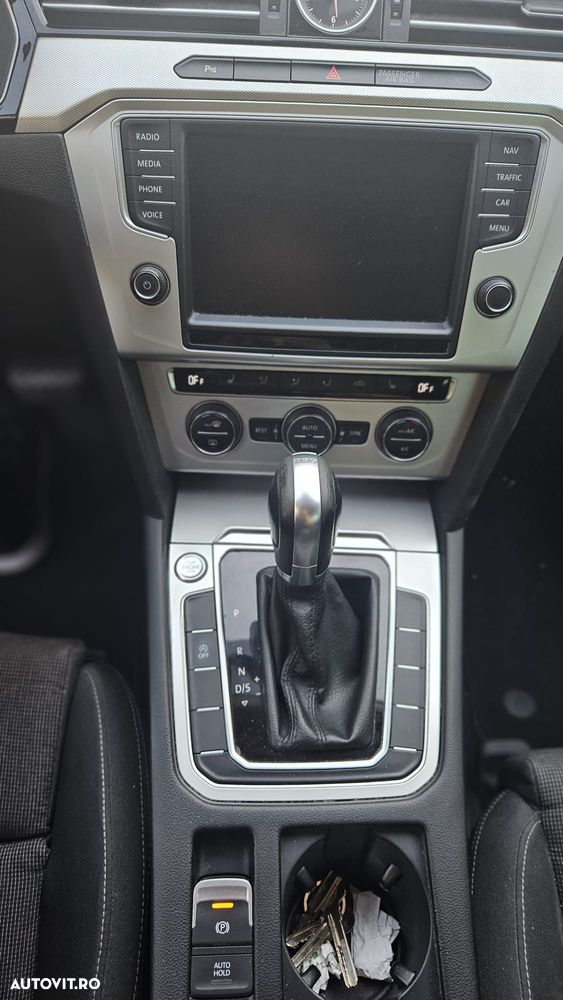 Volkswagen Passat 2.0 TDI SCR DSG Highline - 8