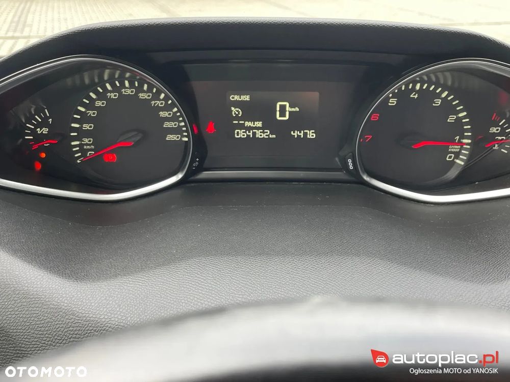 Peugeot 308 1.2 PureTech Allure S&S - 11