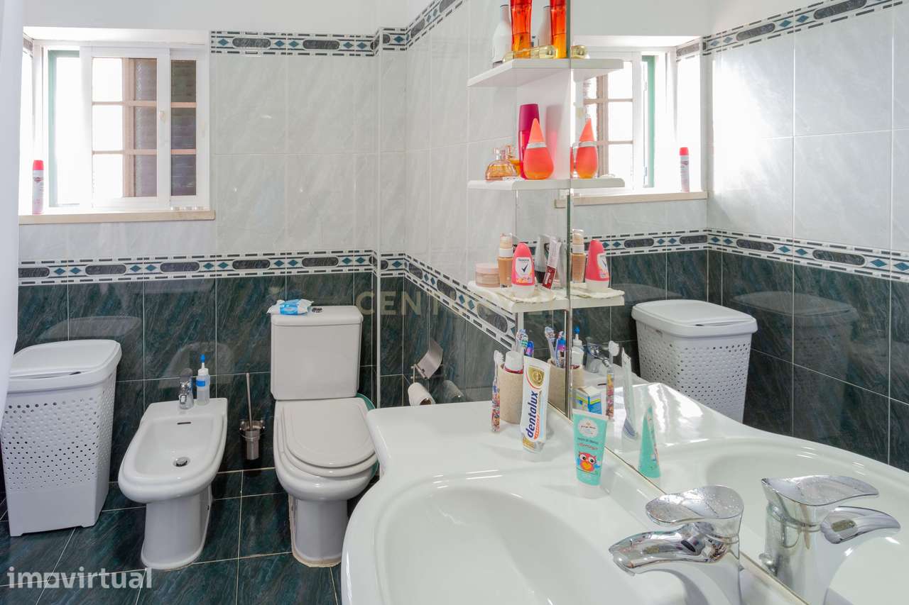 Moradia Geminada T5 – 243 m² | Lote 375 m² - Grande imagem: 3/40