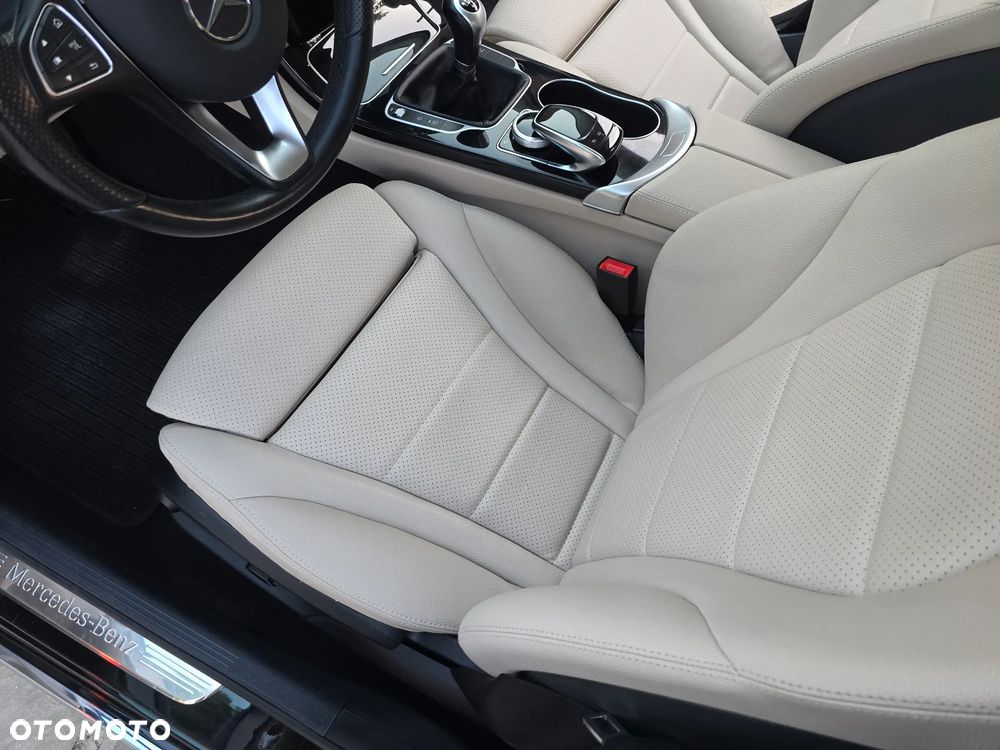 Mercedes-Benz Klasa C 180 Exclusive - 28