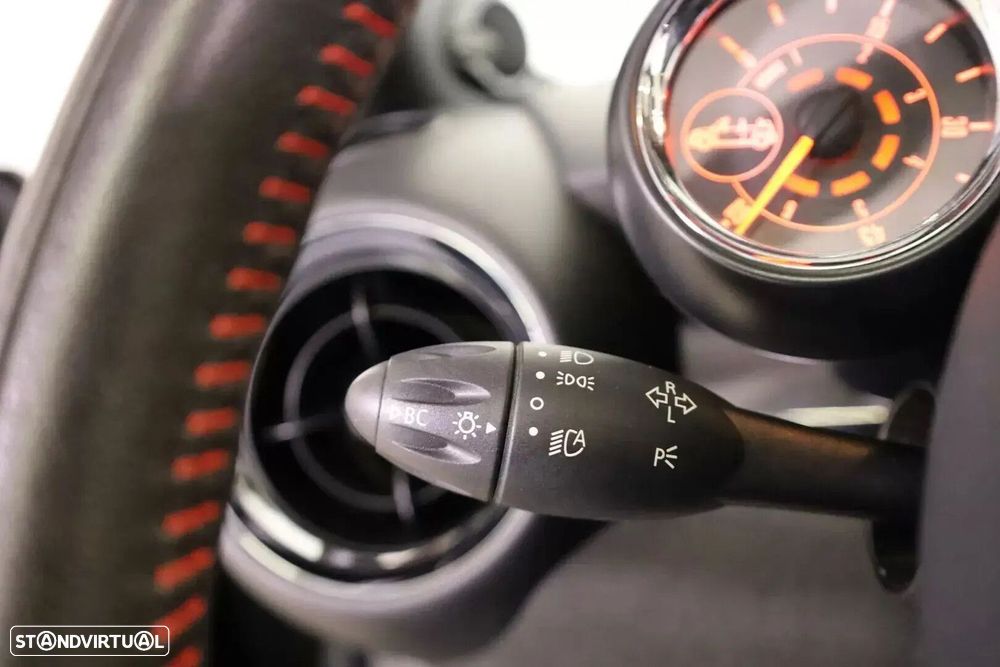 MINI Cabrio John Cooper Works Auto - 42