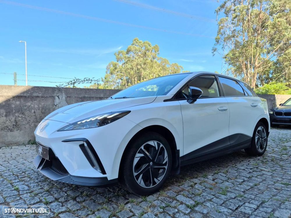 MG MG4 64 kWh Luxury - 1