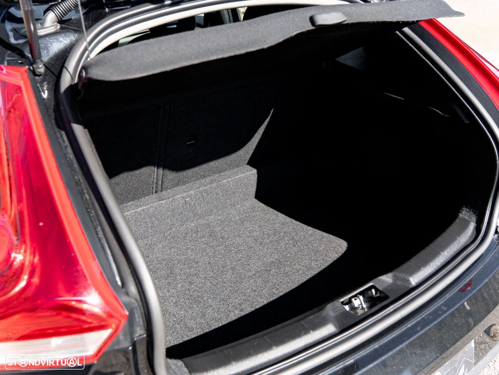 Volvo V40 1.6 D2 Kinetic - 33