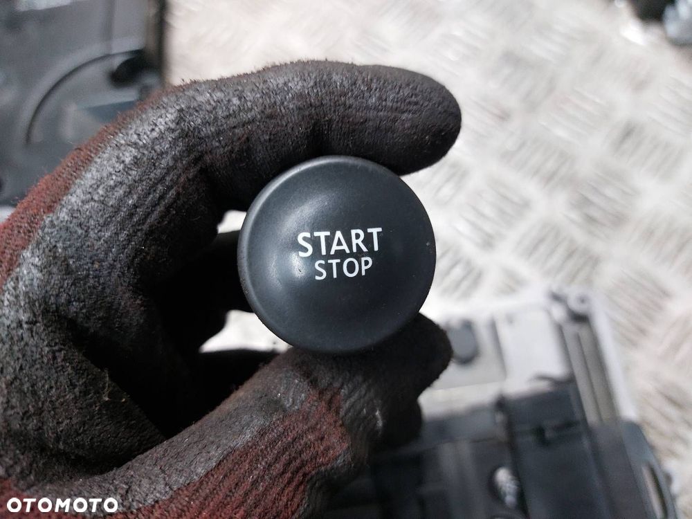 ZESTAW STARTOWY RENAULT LAGUNA III 2.0 DCI 8200726880 285909828R - 8