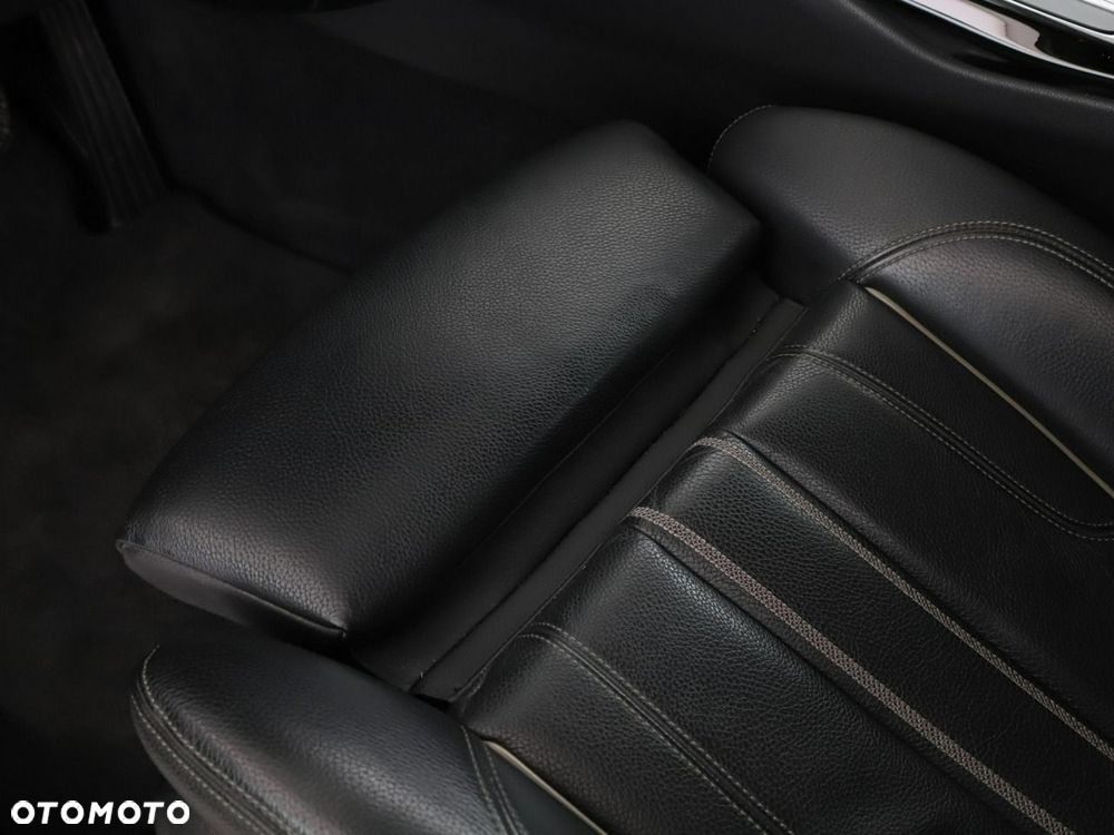 BMW Seria 5 520d Sport Line - 40