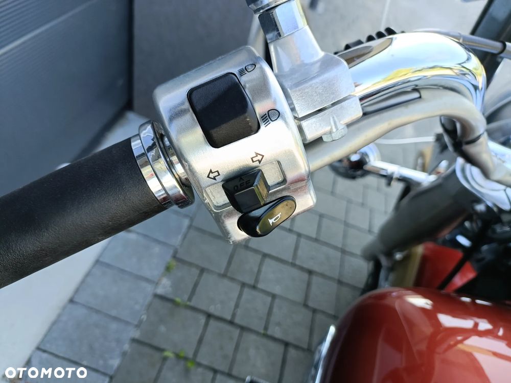 Yamaha XVS - 11