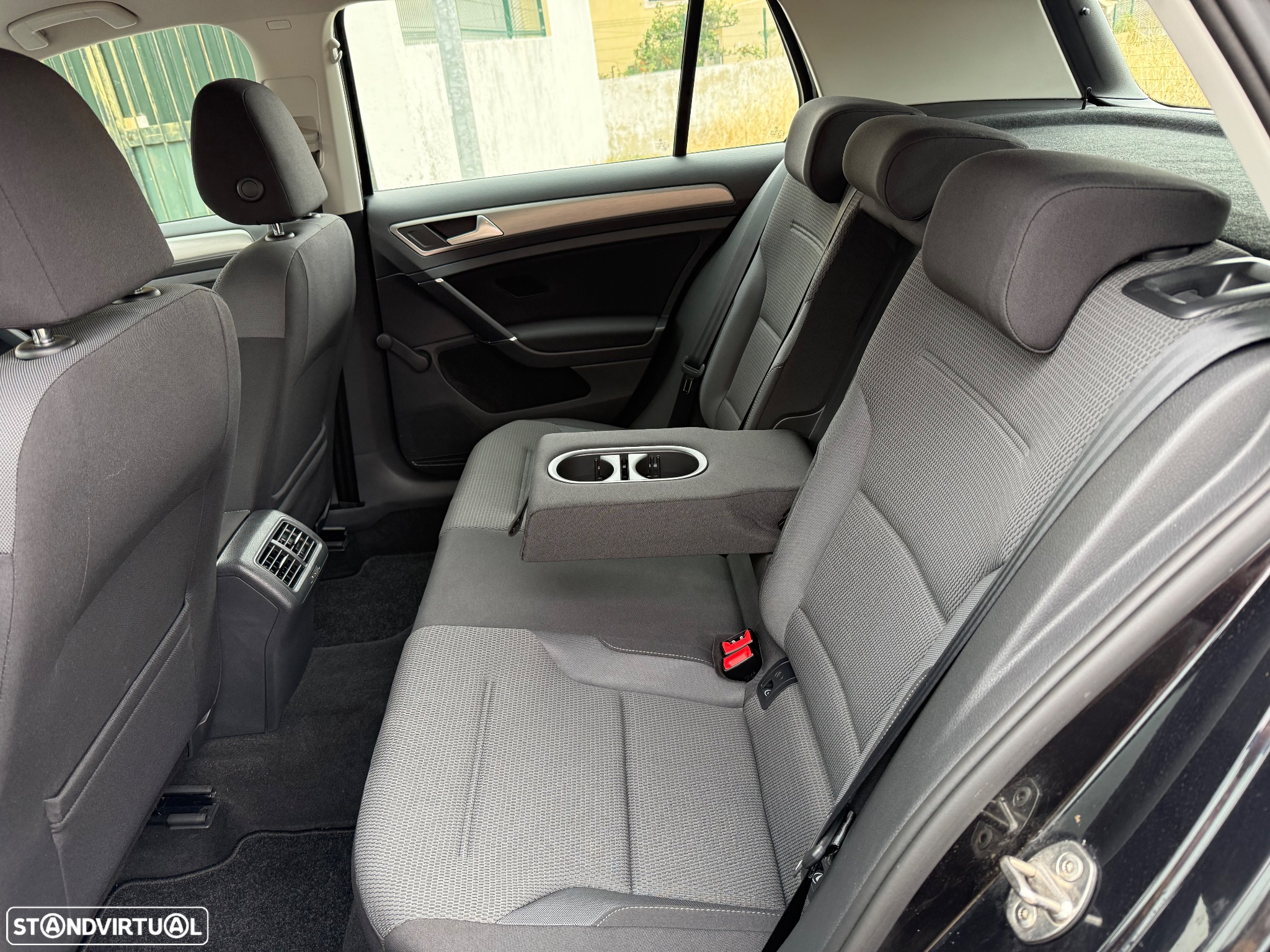 VW Golf 1.6 TDi BlueMotion Confortline - 21