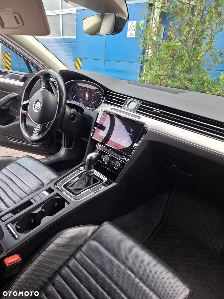 Volkswagen Passat 2.0 TDI Bi-Turbo BMT 4Mot Highline DSG - 9
