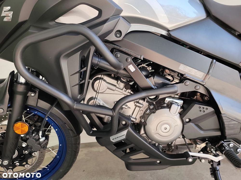 Suzuki V-STROM - 10