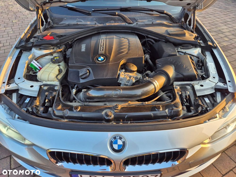 BMW Seria 3 335i xDrive Sport Line - 11