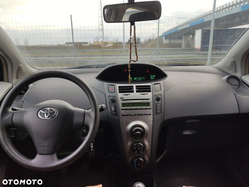 Toyota Yaris 1.0 Terra - 7