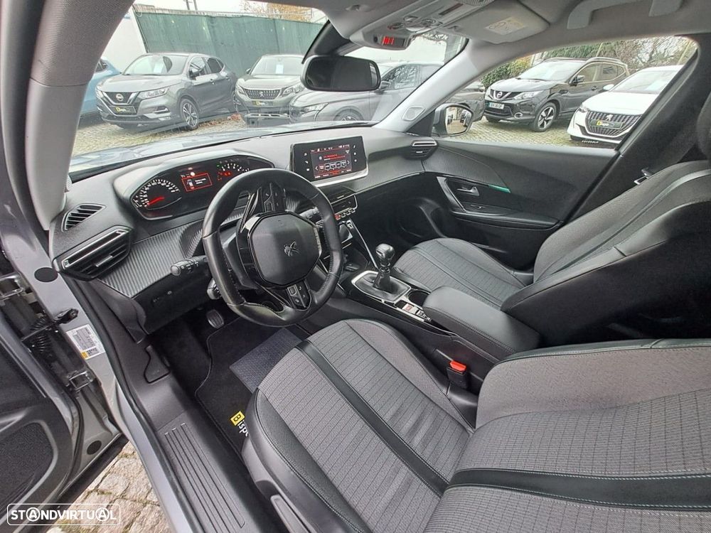 Peugeot 2008 1.2 PureTech Allure - 18