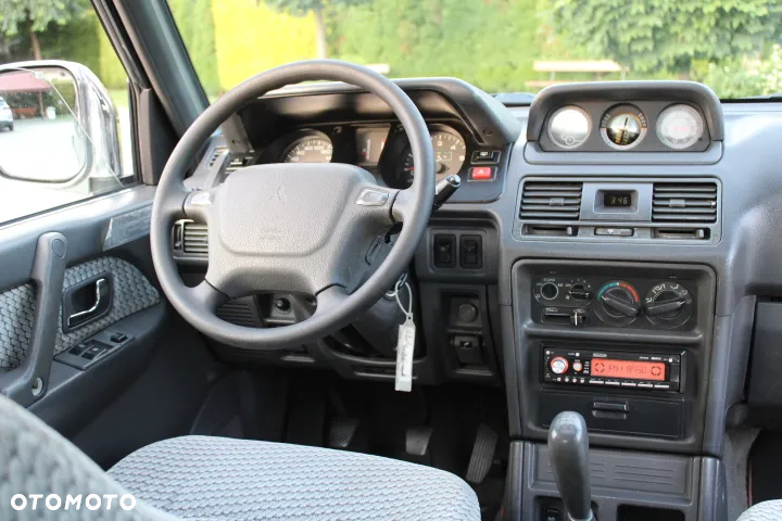 Mitsubishi Pajero 2.8 TD GLS - 9
