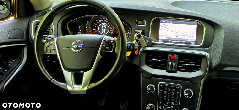 Volvo V40 Cross Country - 15