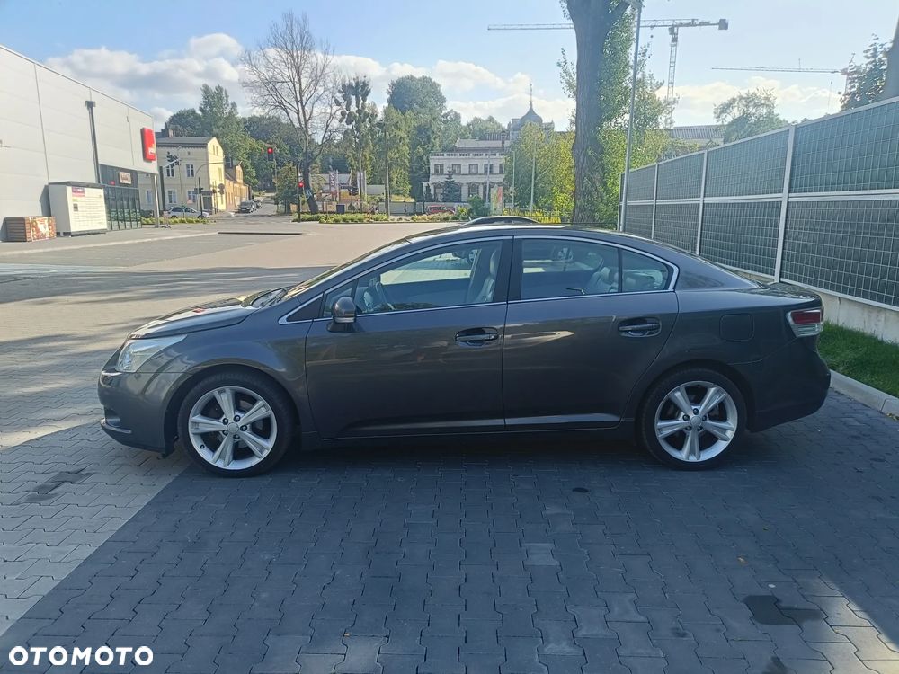 Toyota Avensis 2.0 D-4D Premium - 12