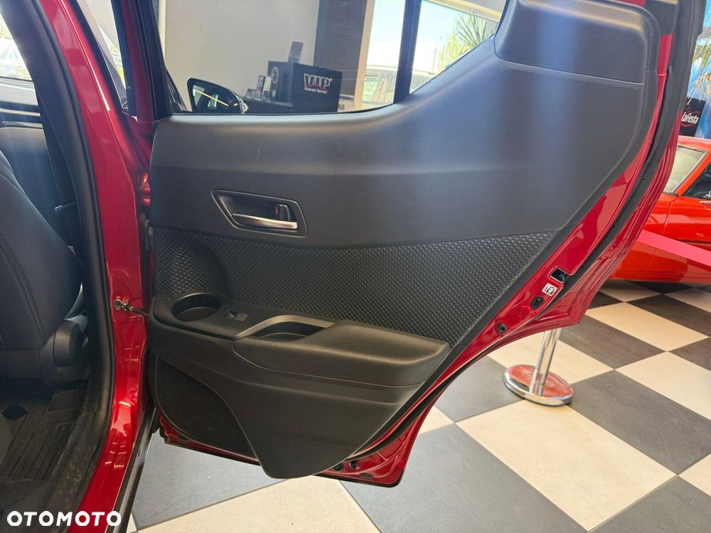 Toyota C-HR - 12