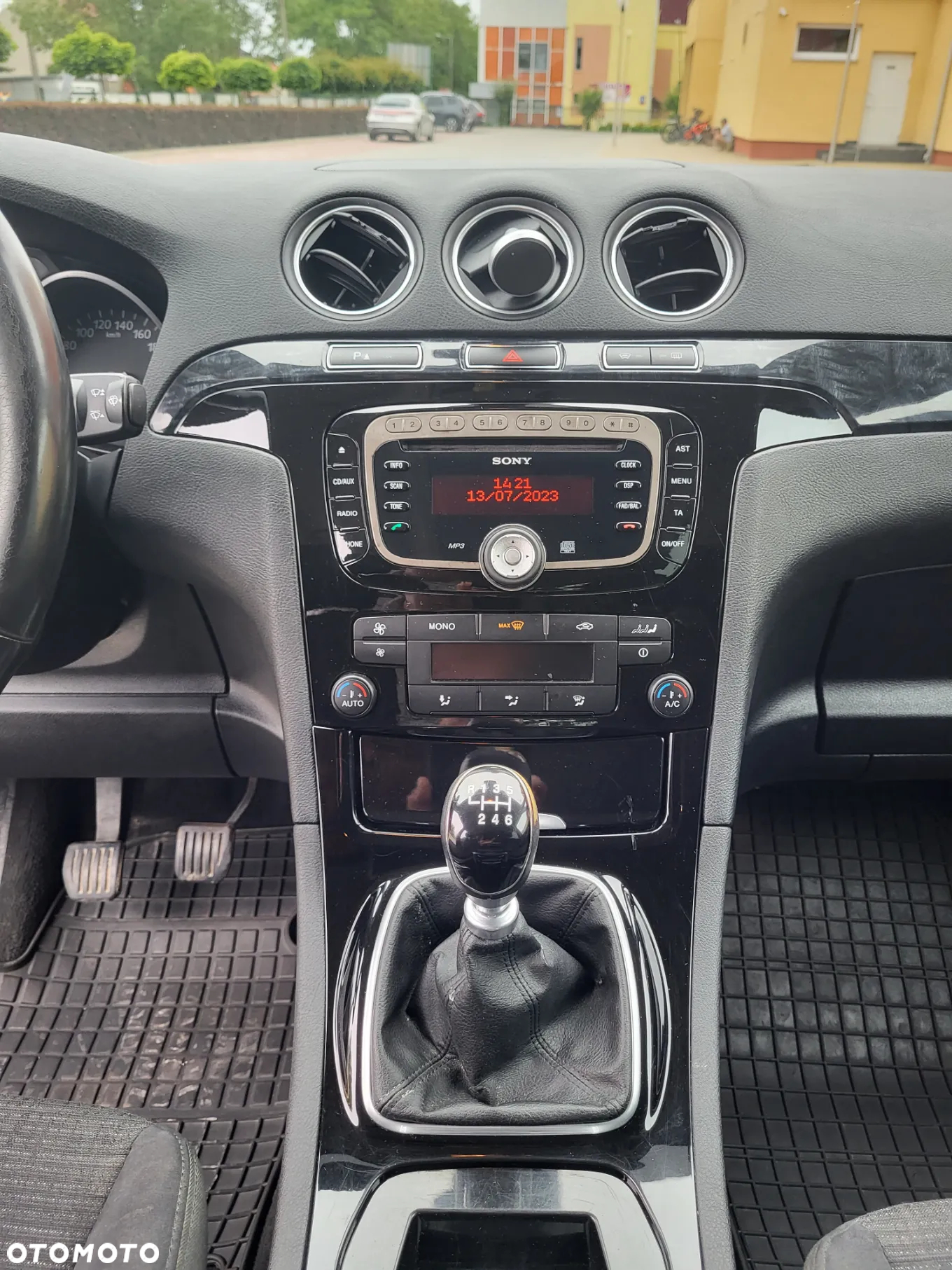 Ford Galaxy 2.0 TDCi Ghia - 18