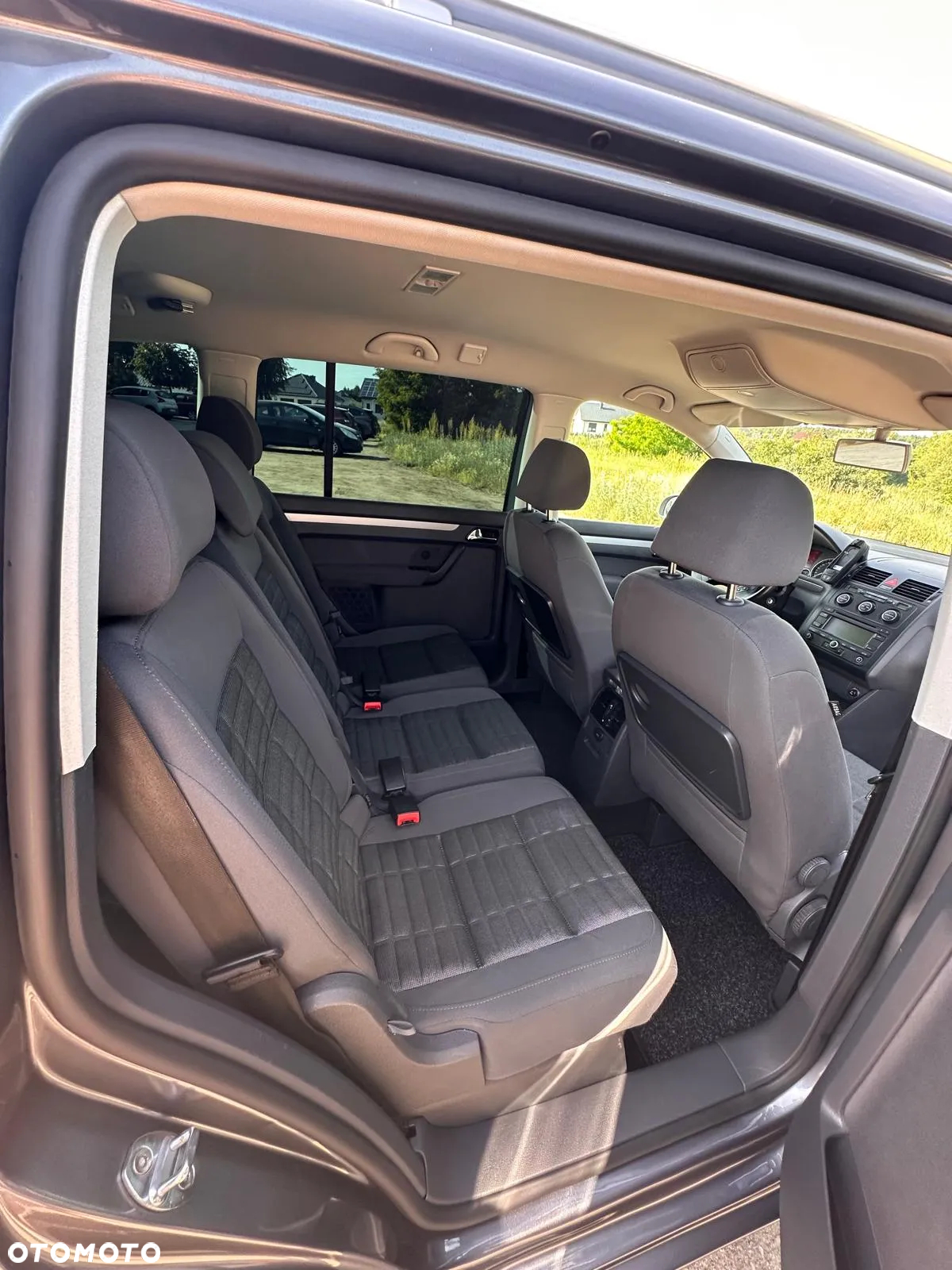 Volkswagen Touran 2.0 TDI DPF Trendline - 11