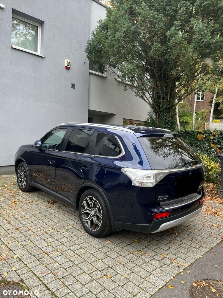Mitsubishi Outlander 2.2 DID Intense - 4