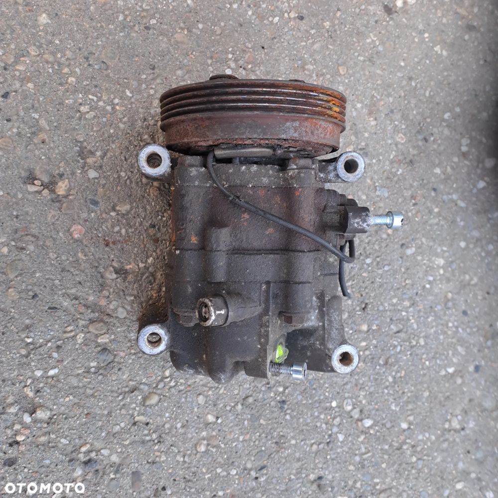Suzuki Swift 1.3 kompresor klimatyzacji A4108997  95201-63JAQ - 1