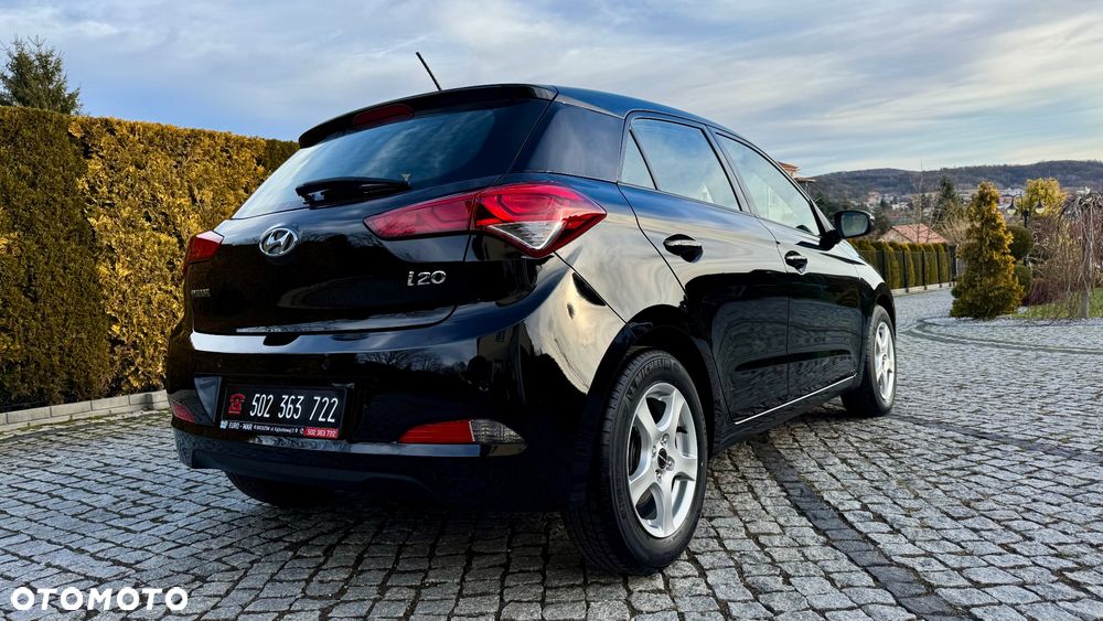 Hyundai i20 blue 1.2 Trend - 15