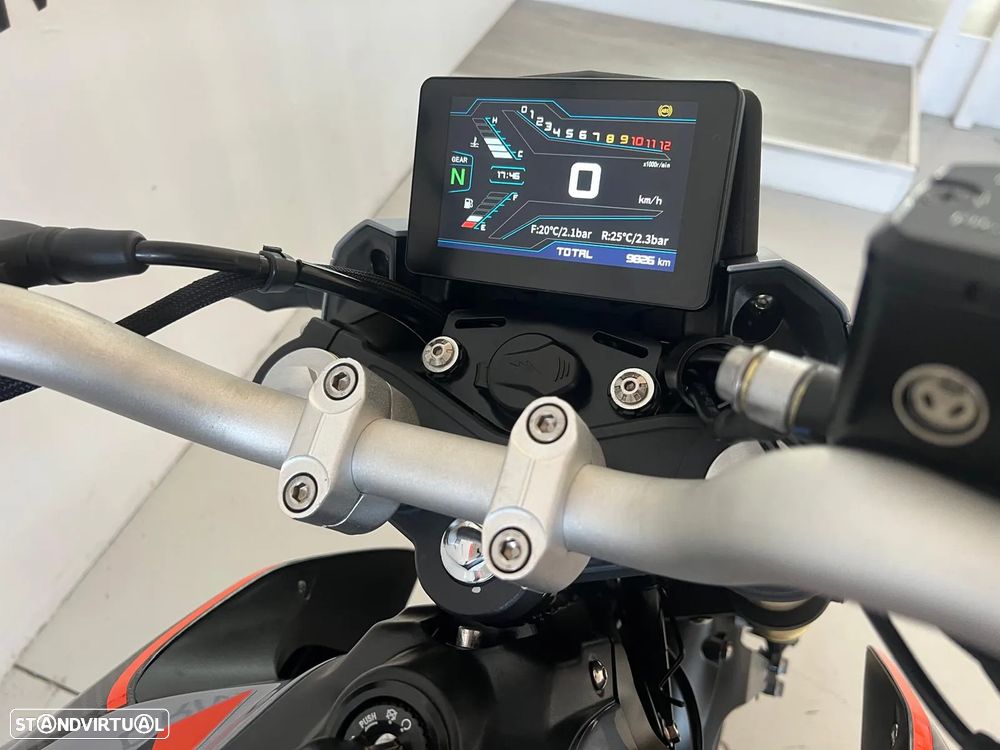 QJ Motor SRK 125S - 11