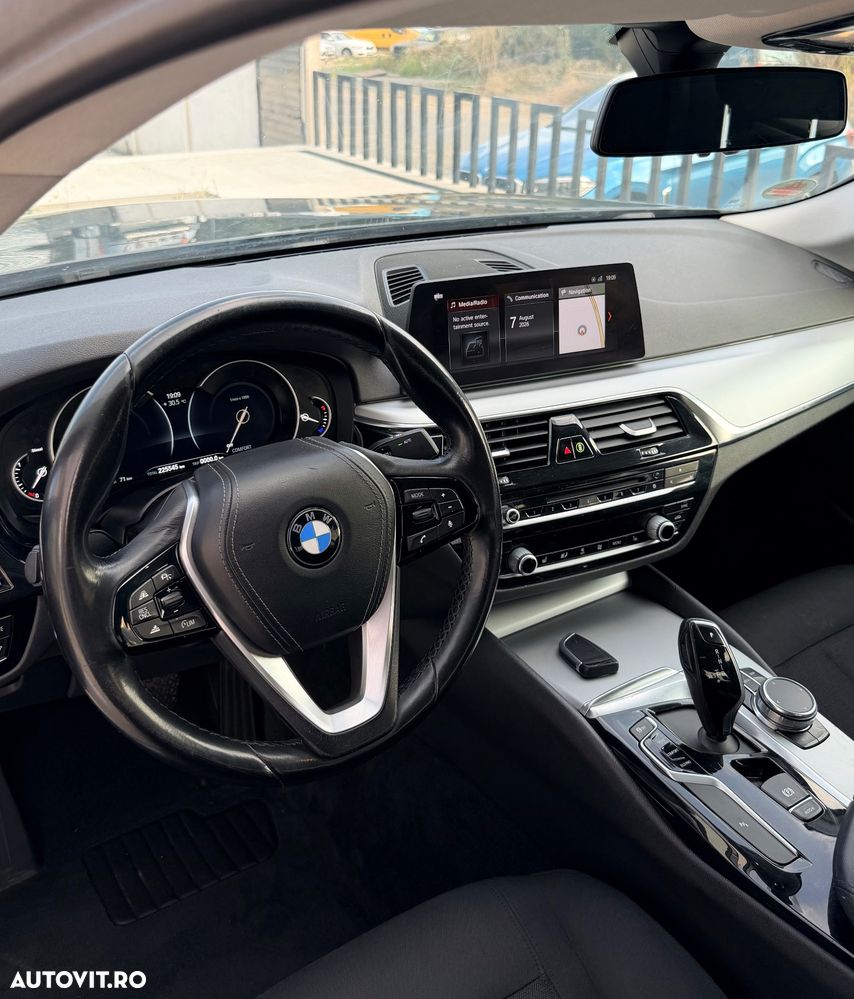 BMW Seria 5 520d AT - 2
