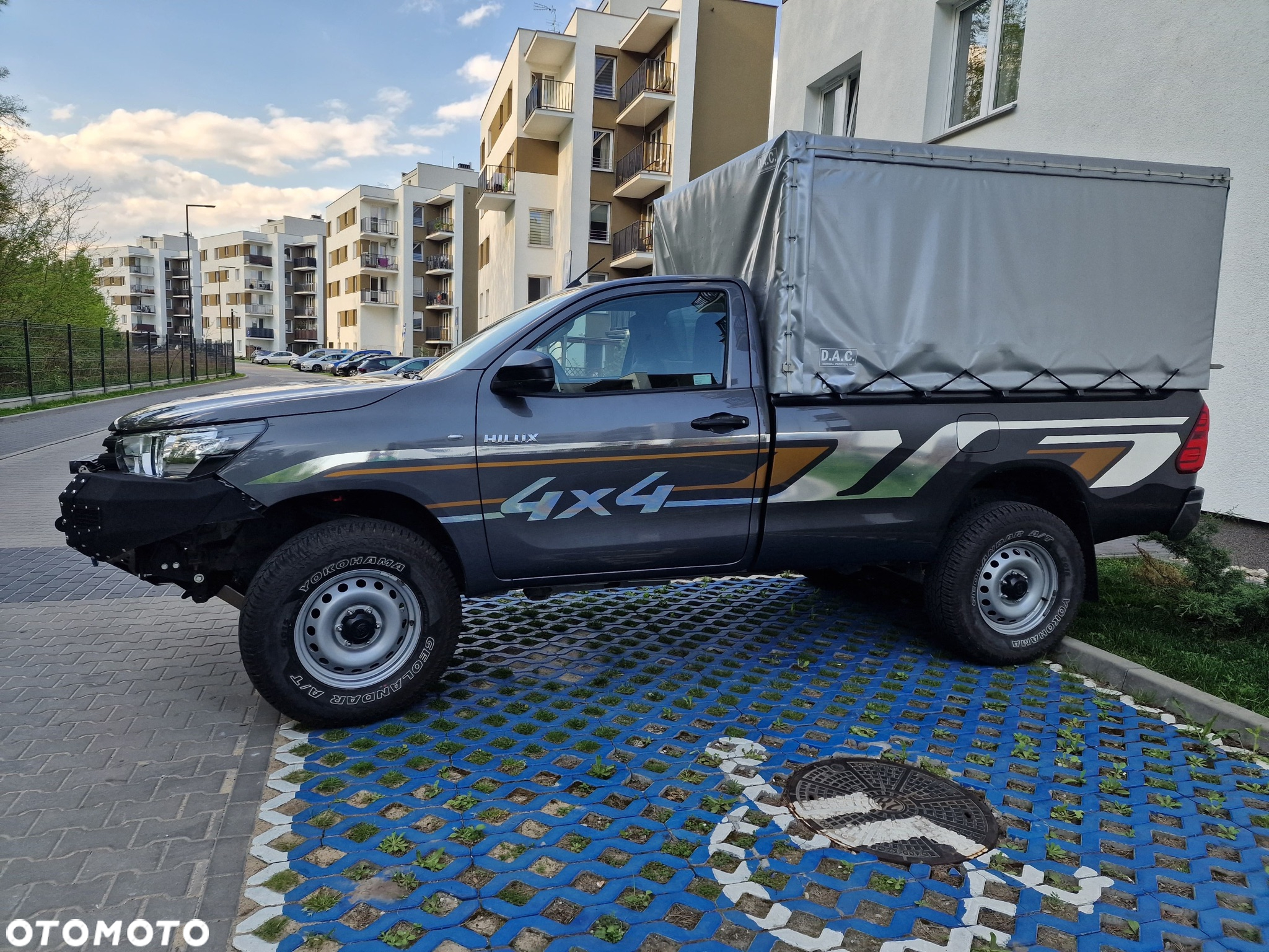 Toyota Hilux 2.4 D-4D Single Cab DLX 4x4 - 5