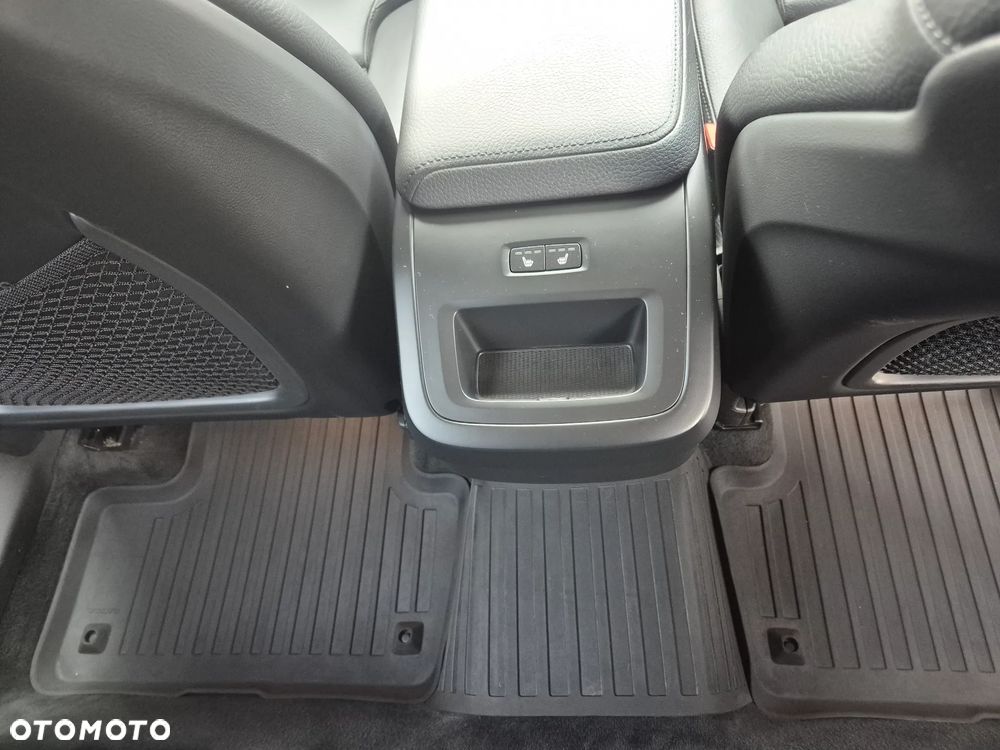 Volvo XC 60 B4 D AWD Inscription - 8