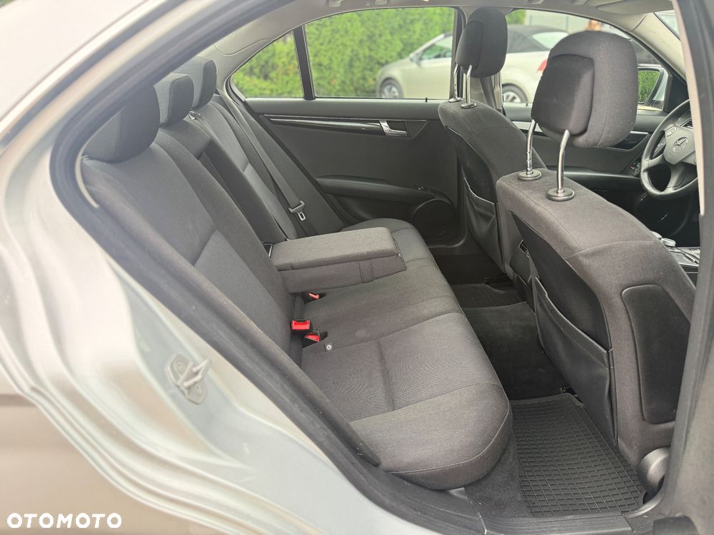Mercedes-Benz Klasa C 200 CDI DPF Automatik Avantgarde - 14