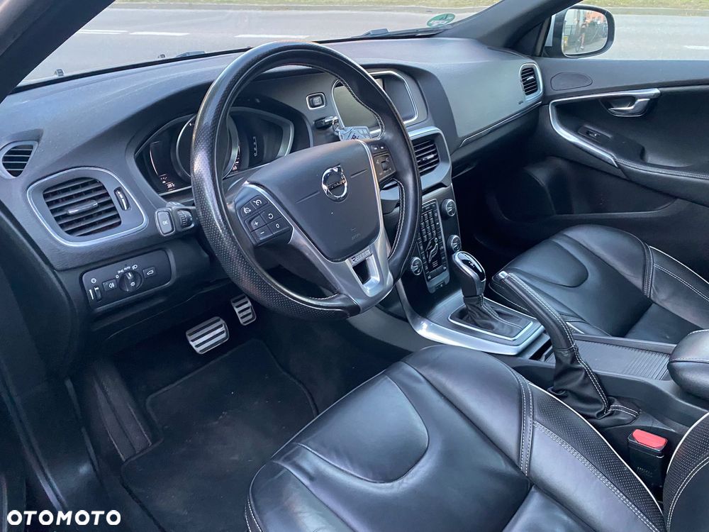 Volvo V40 D3 Geartronic RDesign - 12