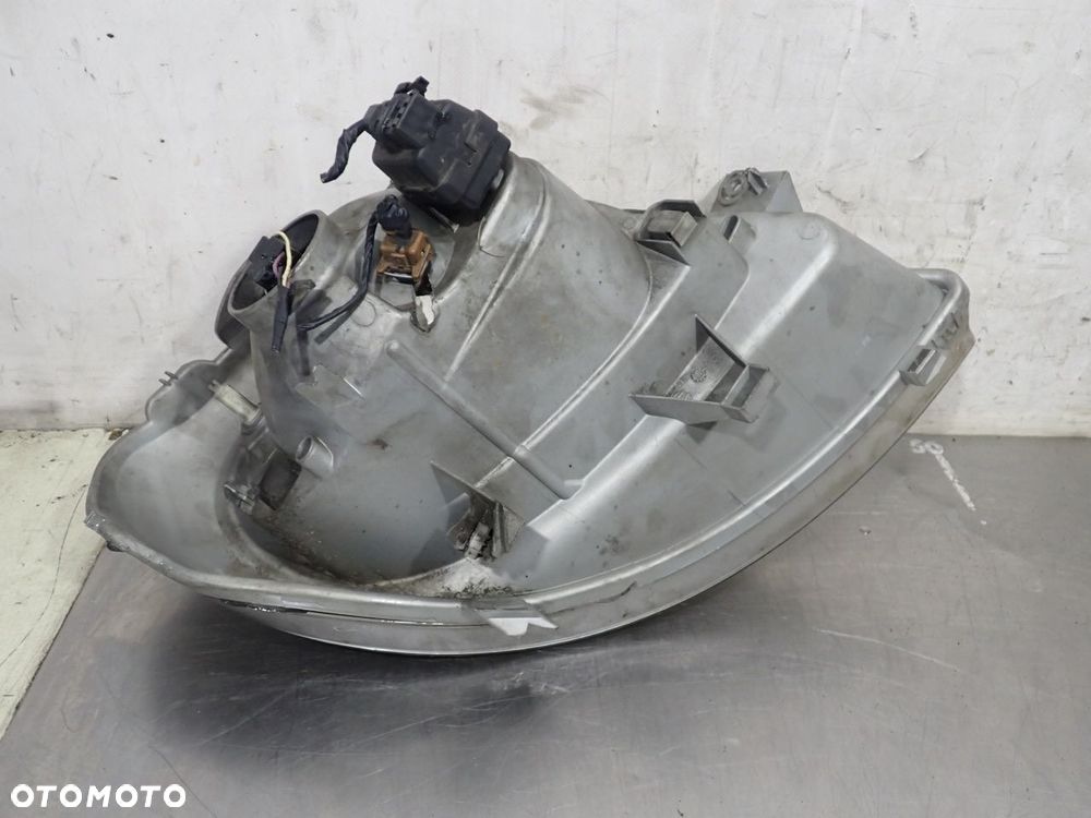 LAMPA LEWA PRZEDNIA RENAULT TRAFIC II 1.9 7700311371 - 4