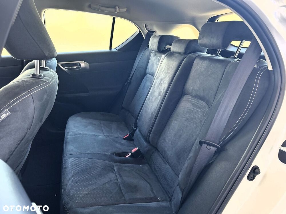 Lexus CT - 15