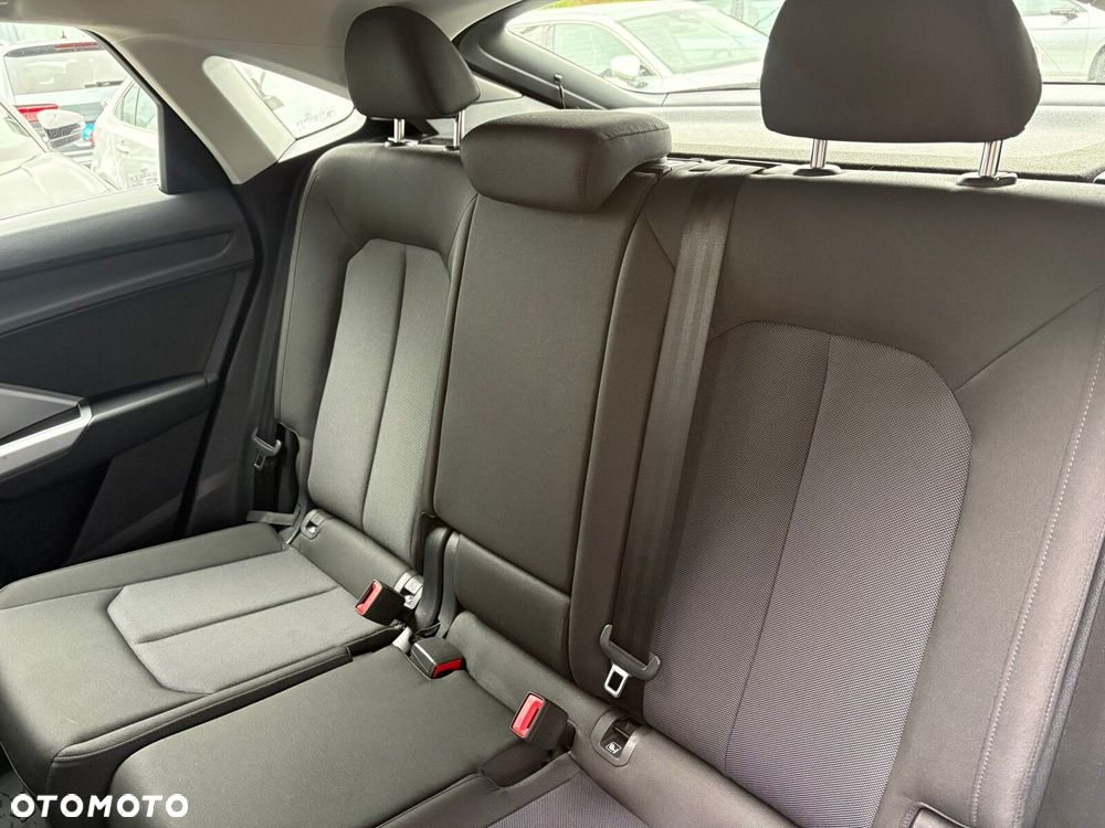 Audi Q3 Sportback - 14