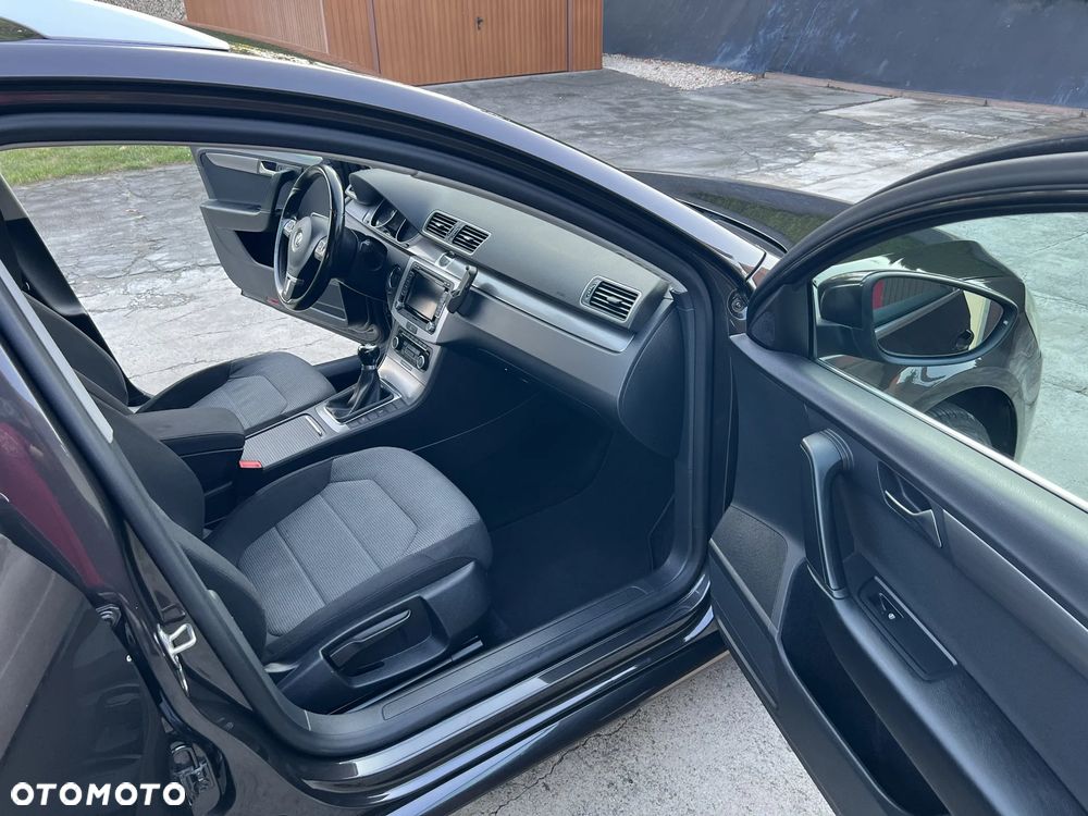 Volkswagen Passat 2.0 TDI BlueMotion Technology Comfortline - 14