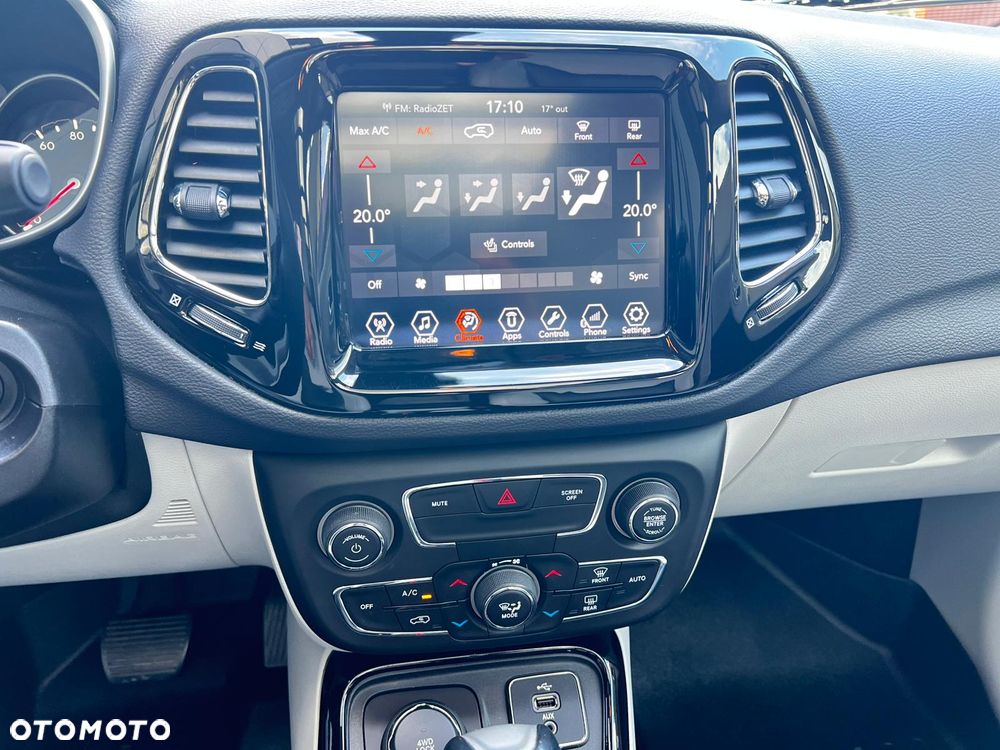 Jeep Compass - 28