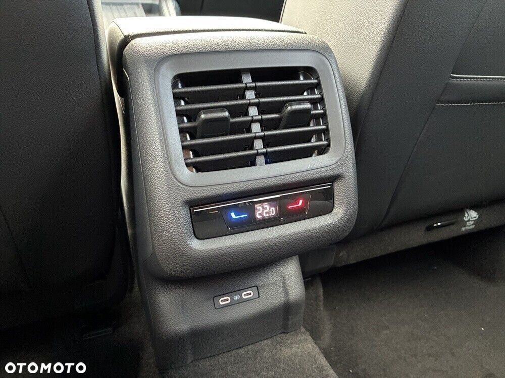 Volkswagen T-Roc - 28