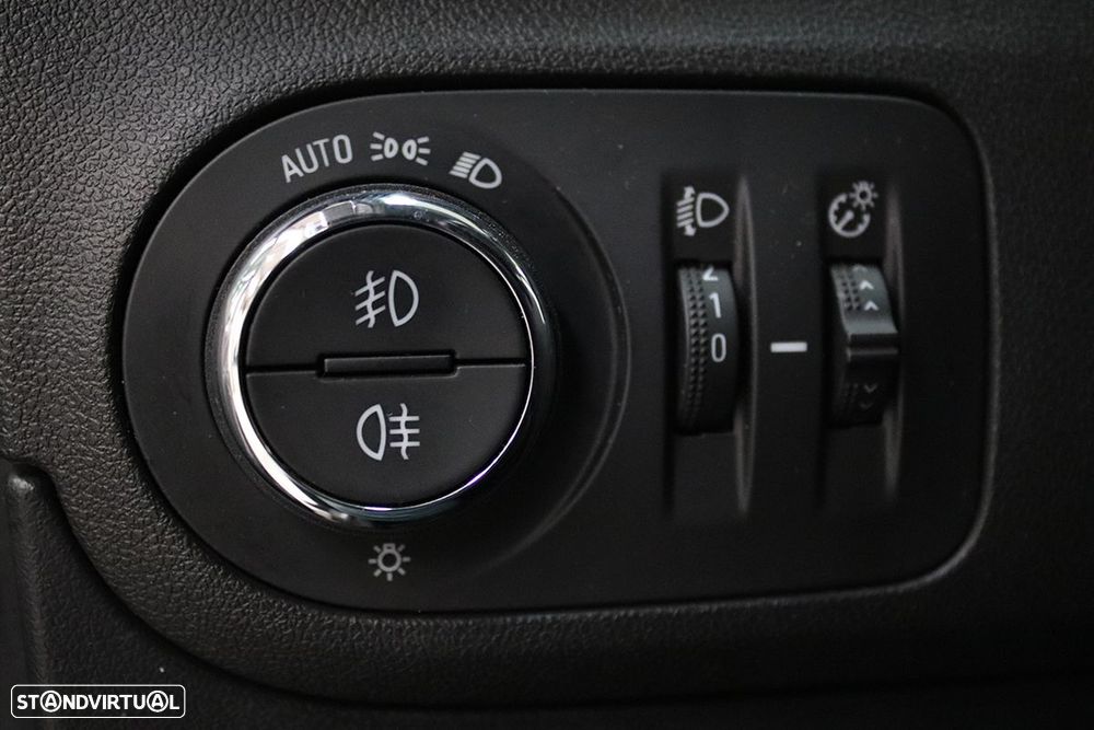 Opel Crossland X 1.2 T Innovation - 19