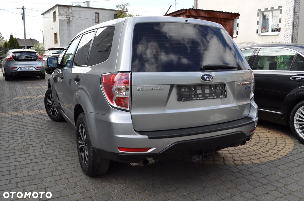 Subaru Forester 2.0D Exclusive - 6