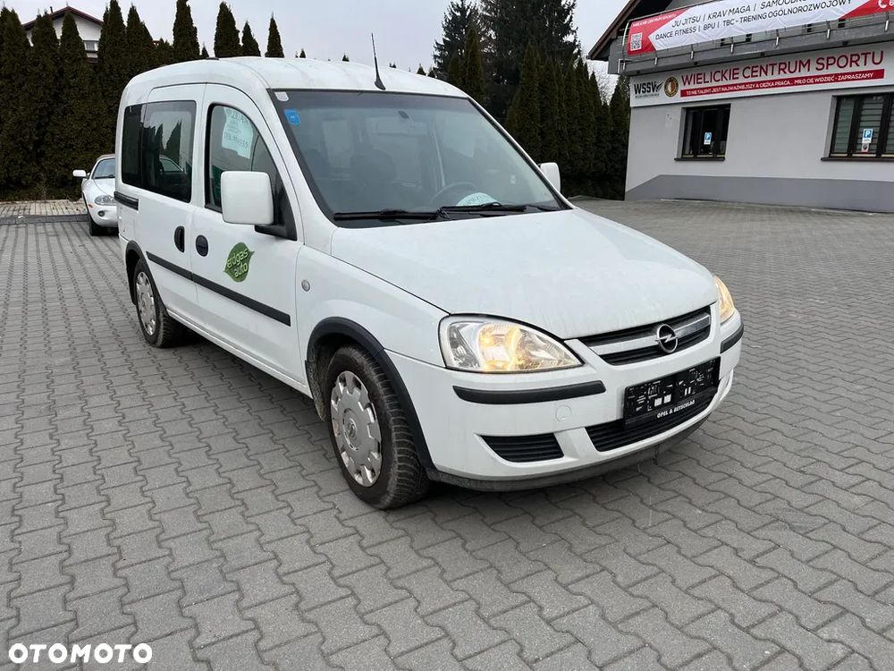 Opel COMBO - 1